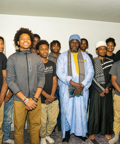 Imam Fode Drame with youth from SAVE Institute and the Masina Institute of Quran'ic Studies